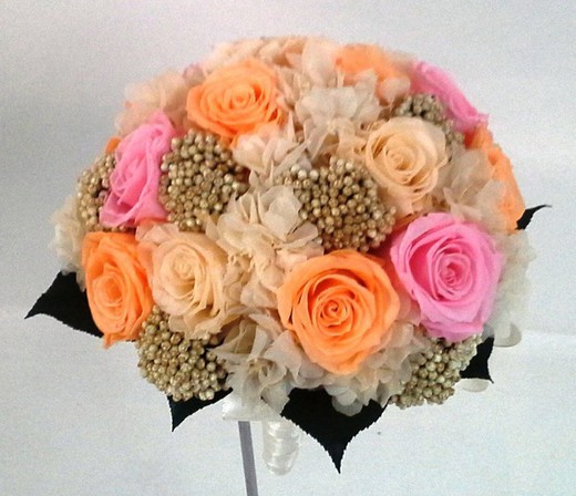 Bouquet Roses Prima Donna Preserved