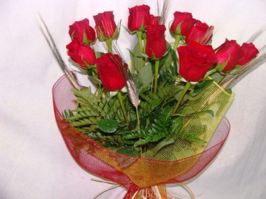 Bouquet 12 Rosas Vermelhas Sant Jordi