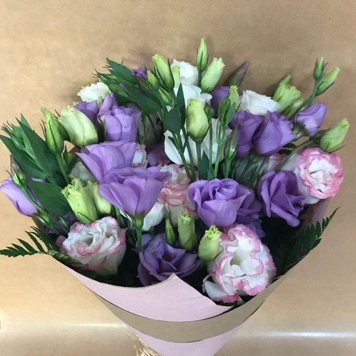 Ramo Lisianthus