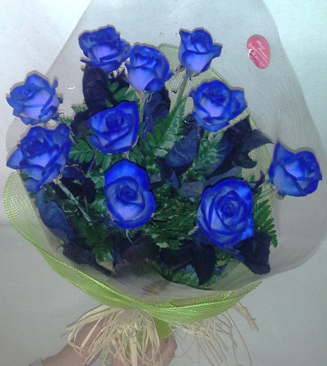 Buquê de rosas azuis namorados