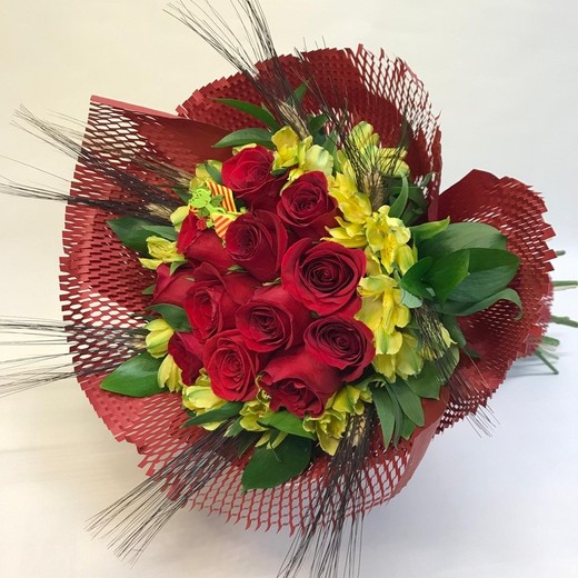 Bouquet de roses Sant Jordi avec Alstroemeria