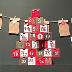 CALENDARI ADVENT VERMELL + CALAIXOS 37 X 6 X H45CM.