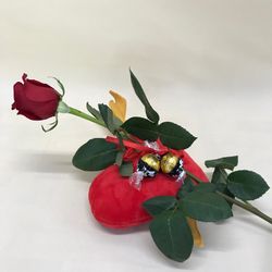 Cor Cupido amb Rosa i Bombons