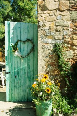 Detall porta Benvinguda cor meridional