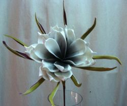 Flor Magnolia Sépalos Polyfoam