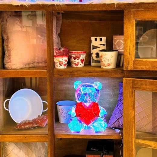 Ursinho de pelúcia com coração vermelho LUZ LED H40 cm.