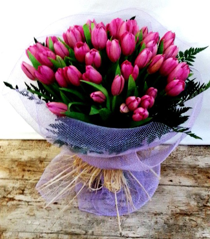 Ramo 50 Tulipanes Regalo — Floresfrescasonline