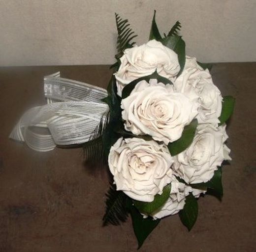 Ramo de Novia Rosas Blanco Preservado