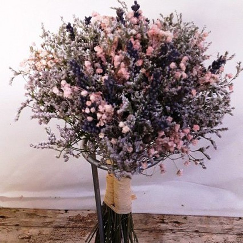 Ramo de novia de flores secas naturales “Burdeos”