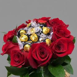 Ramo de Rosas y Bombones San Valentín