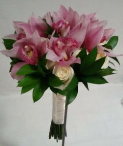 Ramo Novia Cymbidium