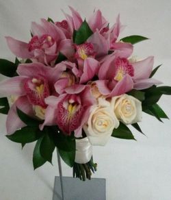 Ramo Novia Cymbidium
