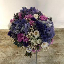 Bouquet de mariée d'hortensias bleus préservés