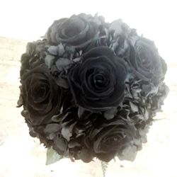 Ramo Novia Rosas Negras y Hortensia Negra Preservado