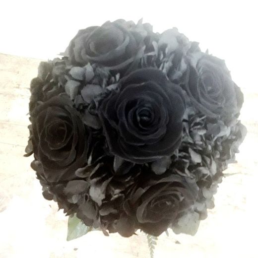 Ramo Novia Rosas Negras y Hortensia Negra Preservado