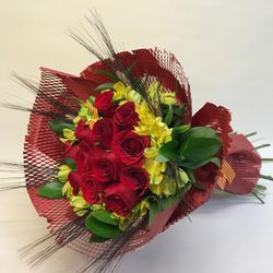 Ramo Rosas Sant Jordi con Alstroemeria