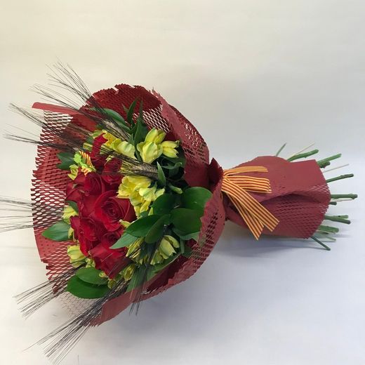 Ramo Rosas Sant Jordi con Alstroemeria
