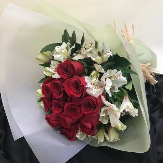Ramos de 12 Rosas para regalar