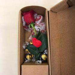 Rosa Natural con Bombones Lindor en Caja de Luxe