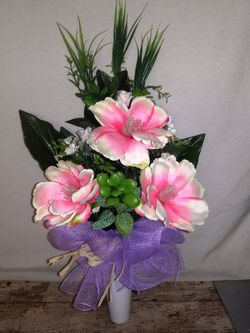 Vase funéraire en magnolia rose