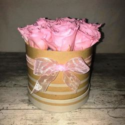 White Box Pink Roses Eternal