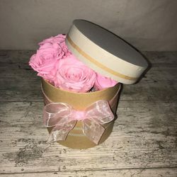 White Box Pink Roses Eternal