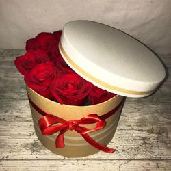 White Box Red Roses Eternal Preservadas
