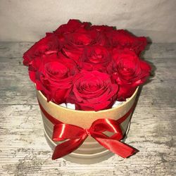 White Box Red Roses Eternal Preservadas