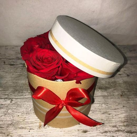White Box Red Roses Eternal Preservadas